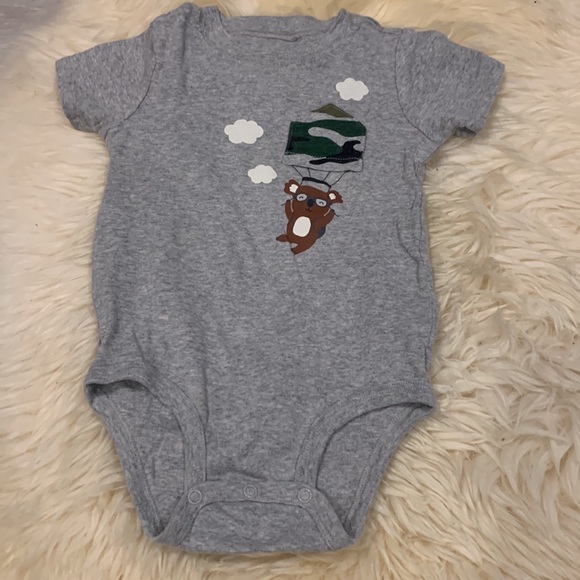 Carter’s Onsie T-Shirt in Gray and Matching Army Style Sweatpants in Green 24M - Picture 2 of 8